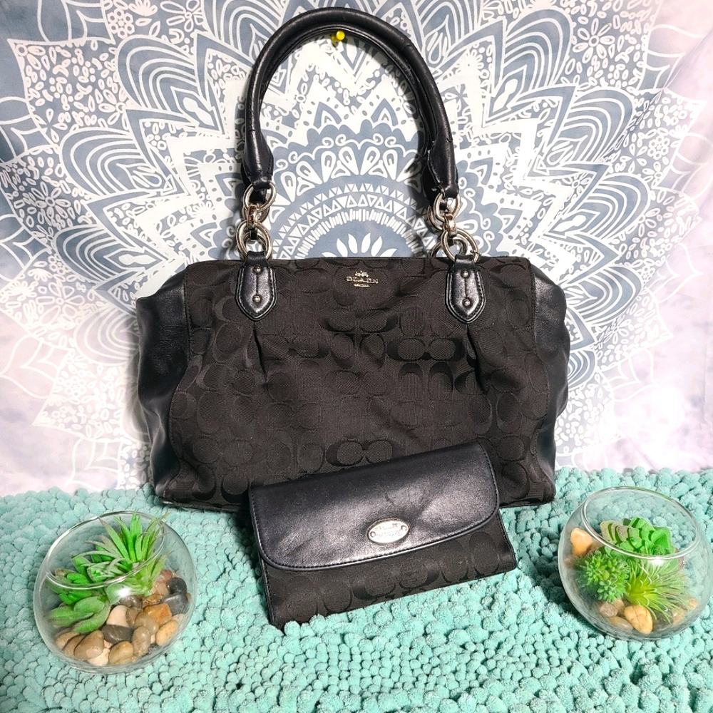 Coach 2 Piece Set